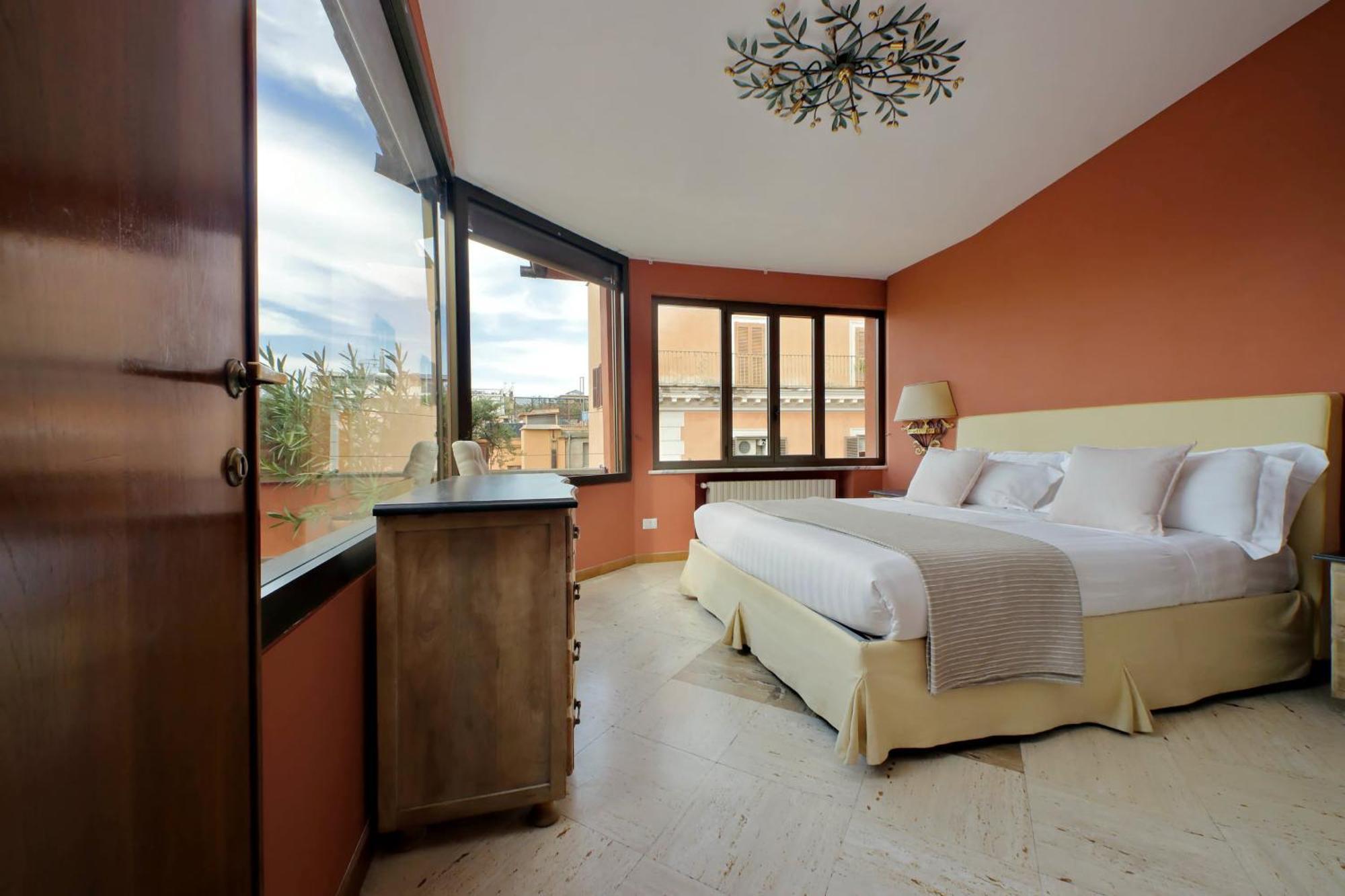 Treasurerome Spanish Steps Penthouse