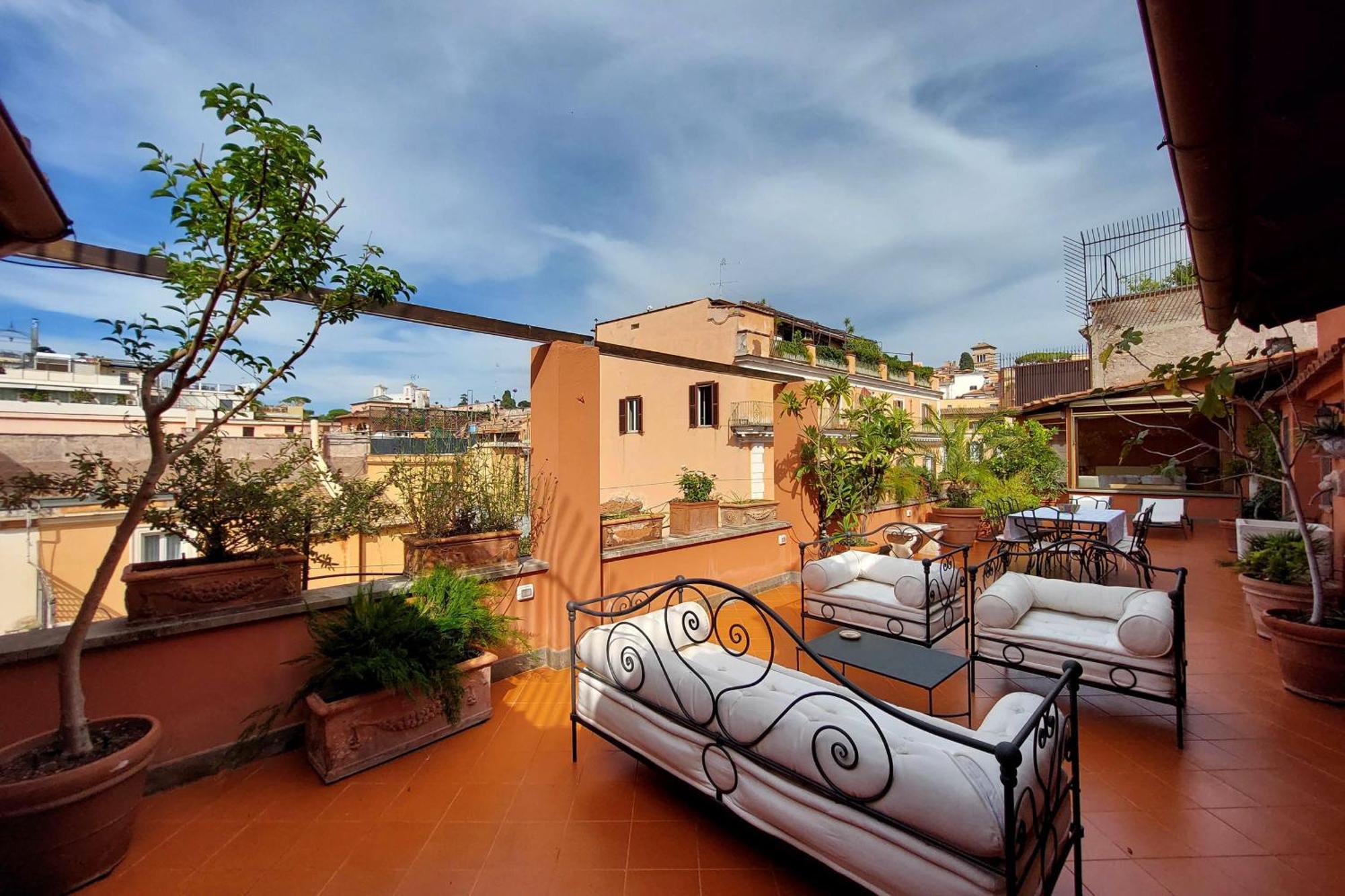 Apartment Treasurerome Spanish Steps Penthouse *